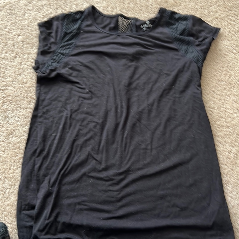 Athleta short sleeve tee.